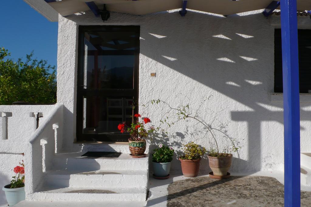 Ferienwohnung Stefanos Garden Arménoi Zimmer foto