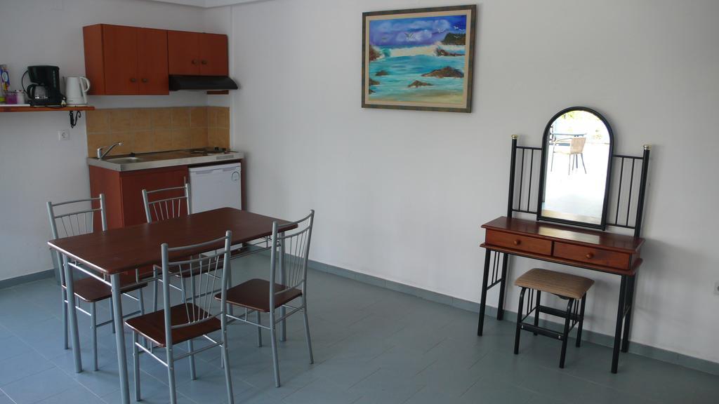 Ferienwohnung Stefanos Garden Arménoi Zimmer foto